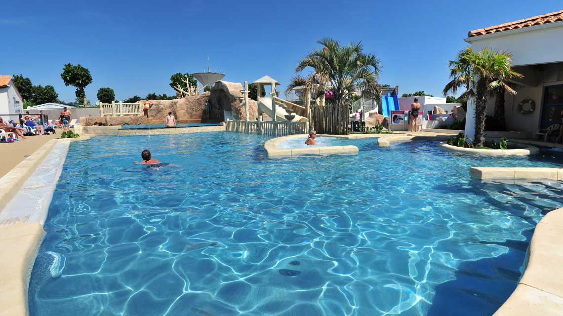 Vidéo de la piscine du camping près de Saint-Jean-de-Monts