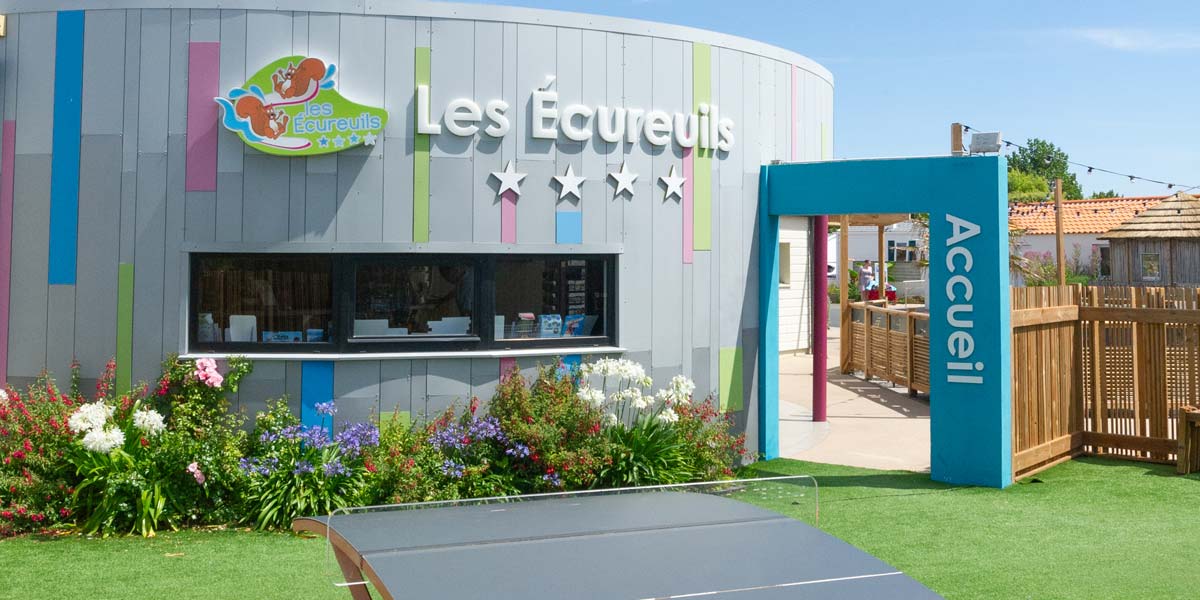 Réception du camping Les Écureuils en Vendée à Saint-Hilaire-de-Riez près de Saint-Gilles-Croix-de-Vie